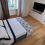 49 Downtown 4*