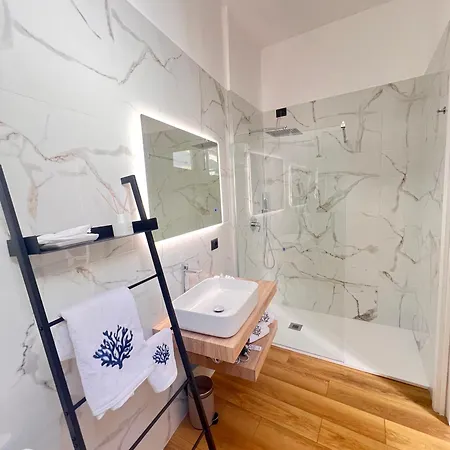 49 Downtown Bed and Breakfast 4*