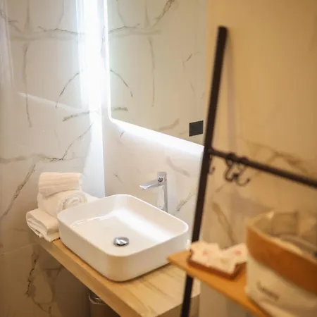 49 Downtown Bed and Breakfast